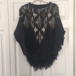 Love Marks sweater Poncho look